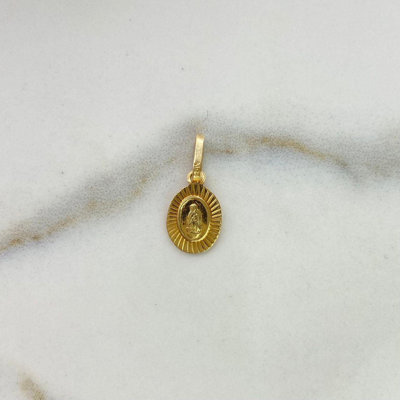 Dije Virgen de Guadalupe 0.6gr / 1.5cm / Diamantada Oro Amarillo &