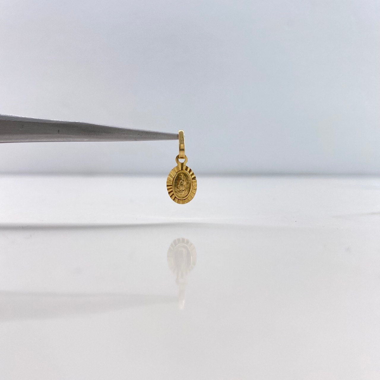 Dije Virgen de Guadalupe 0.45gr / 2cm / Diamantado Oro Amarillo &