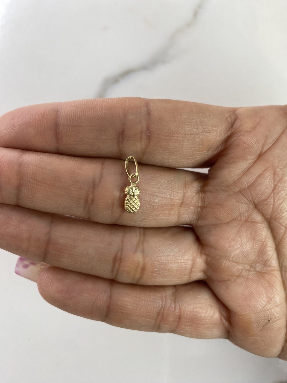 Dije Piña 0.45gr / 1.5cm / Relieve Oro Amarillo &