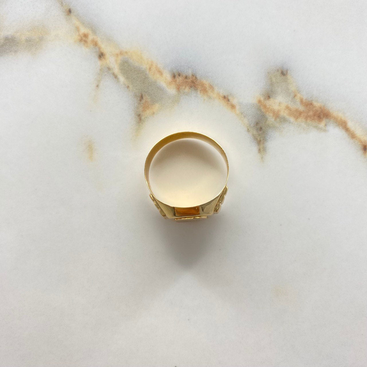 Anillo Sello 4.55gr / T11 1/4 / Punteado Tres Oros &