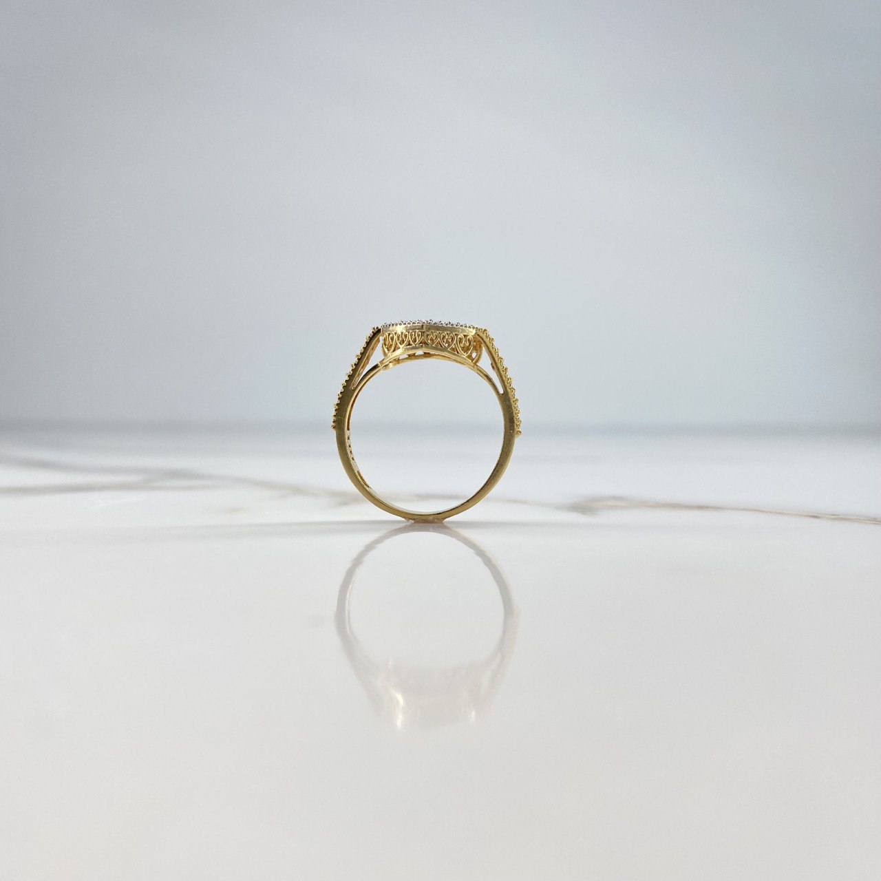 Anillo 15s Corazon 4.35gr / T7 3/4 / Circones Blancos Dos Oros Amarillo Blanco &