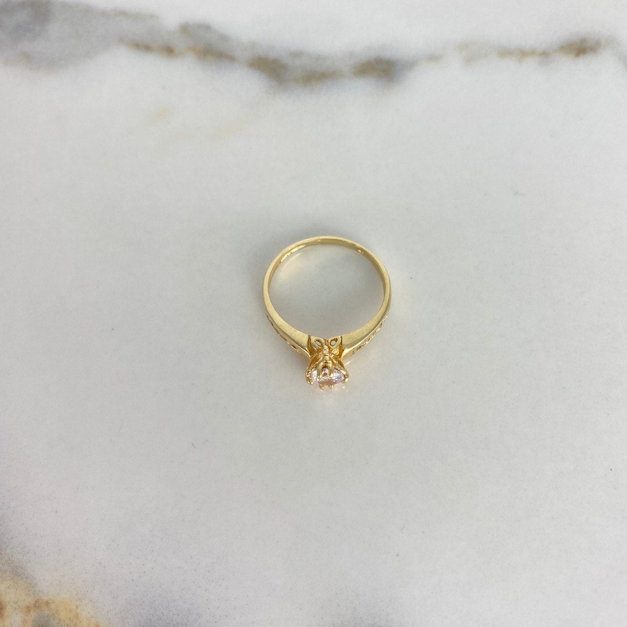 Anillo Solitario Mariposa 2.3gr / T5 3/4 / Circones Blancos Oro Amarillo &