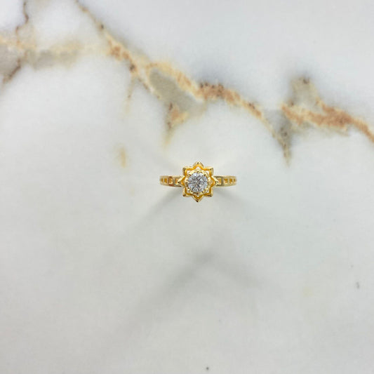 Anillo Solitario Flor 3.46gr / T5 1/4 / Diamante 30pts Oro Amarillo (Joya) &