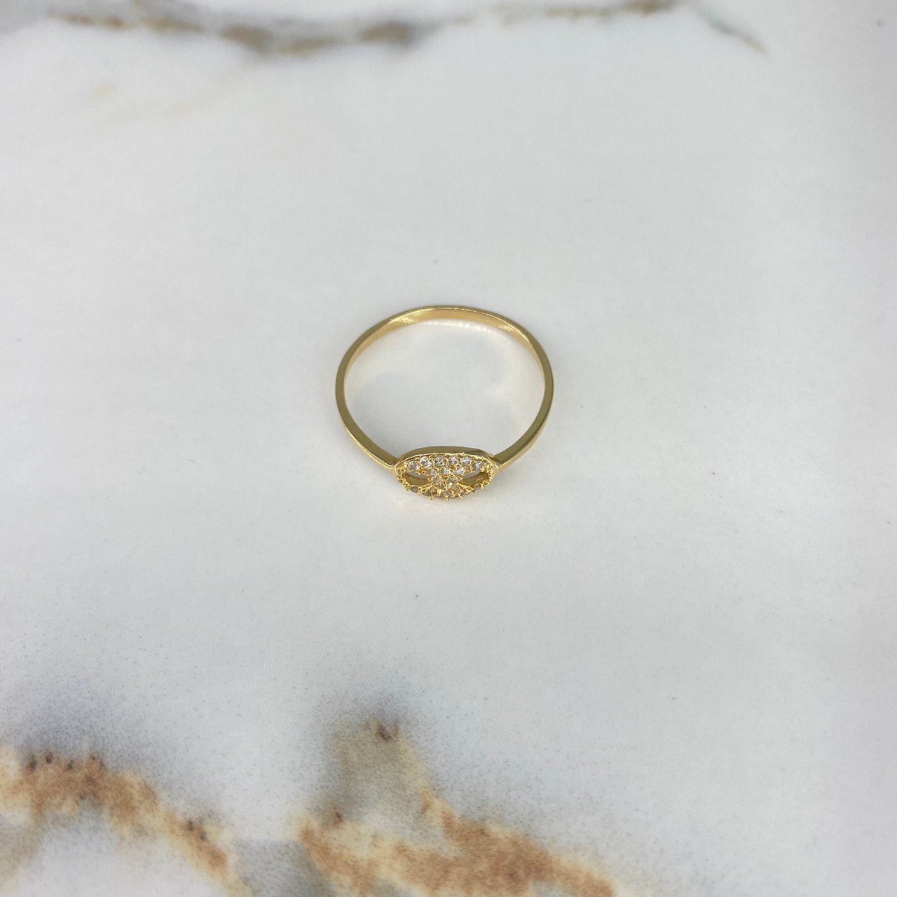 Anillo GC 1.65gr / T9 1/2 / Circones Blancos Oro Amarillo &