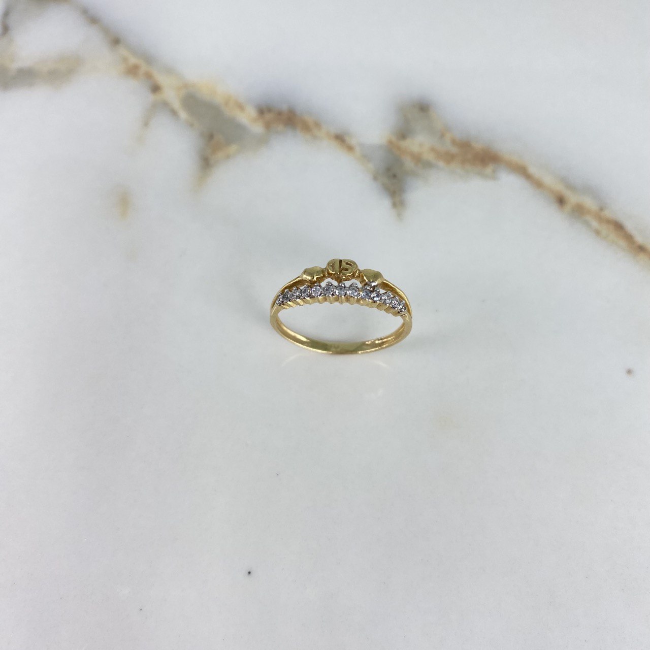 Anillo Corazones 15s 2.05gr / T7 1/4 / Circones Blancos Oro Amarillo &