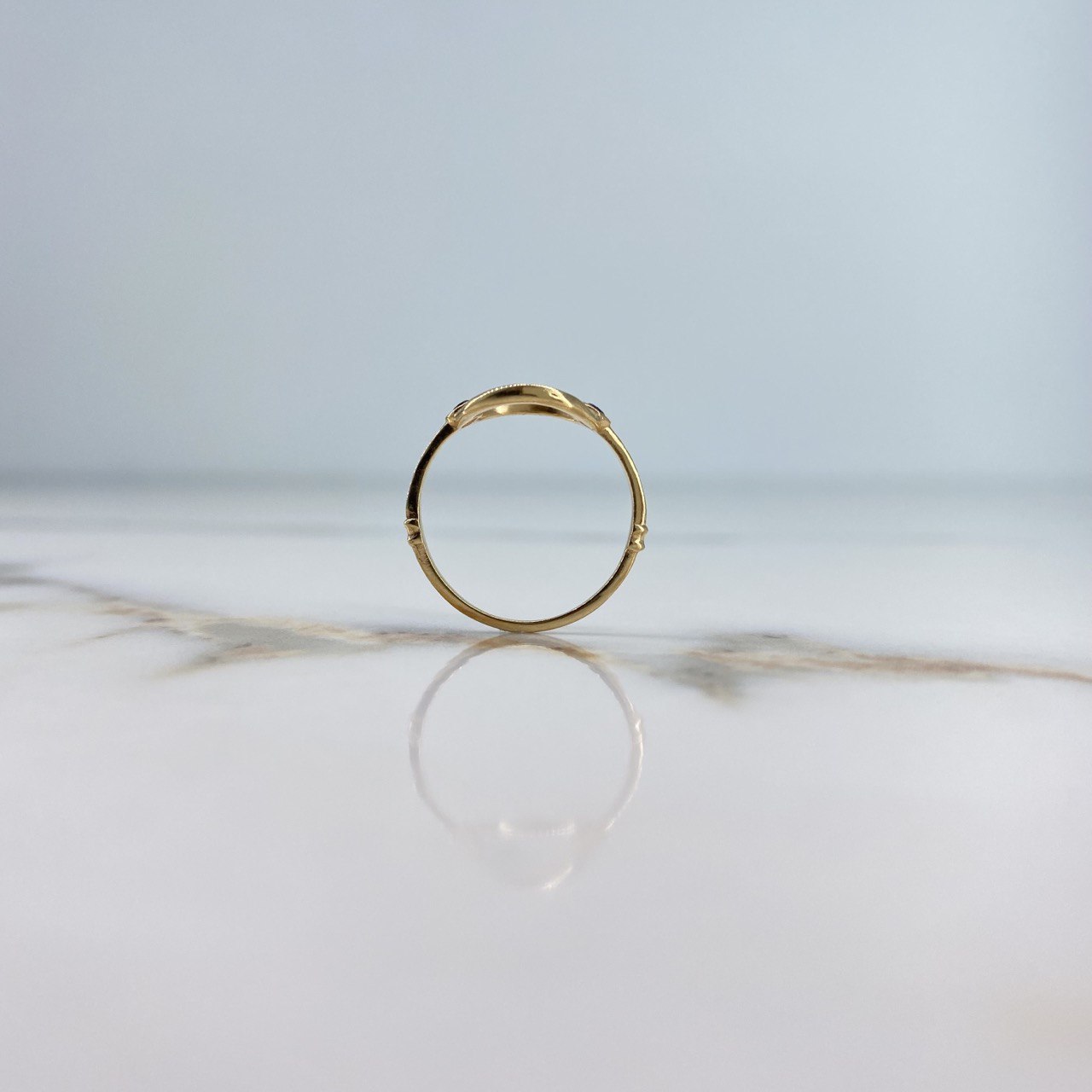 Anillo Silueta Circulo 1.15gr / T4 3/4 / Circones Azules Oro Amarillo &