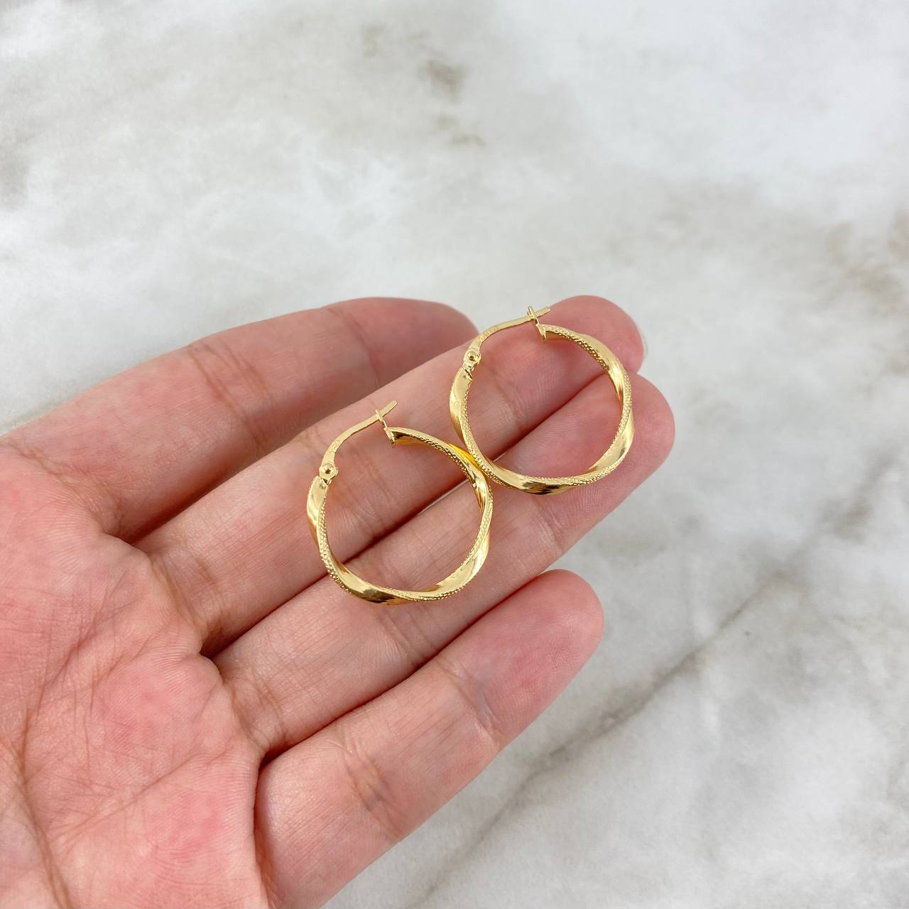 Candongas Asby 1.4gr / 2.4cm / Oro Amarillo 18K