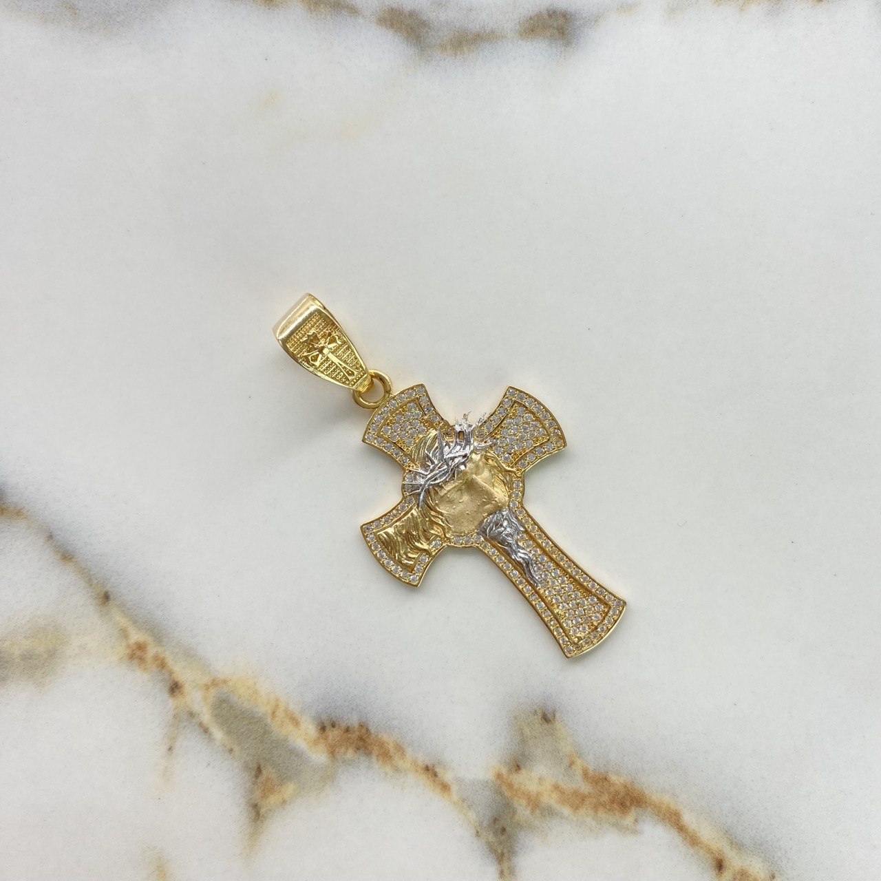 Dije Cruz Rostro de Cristo 10gr / 5.5cm / Circones Blancos Dos Oros Amarillo Blanco &