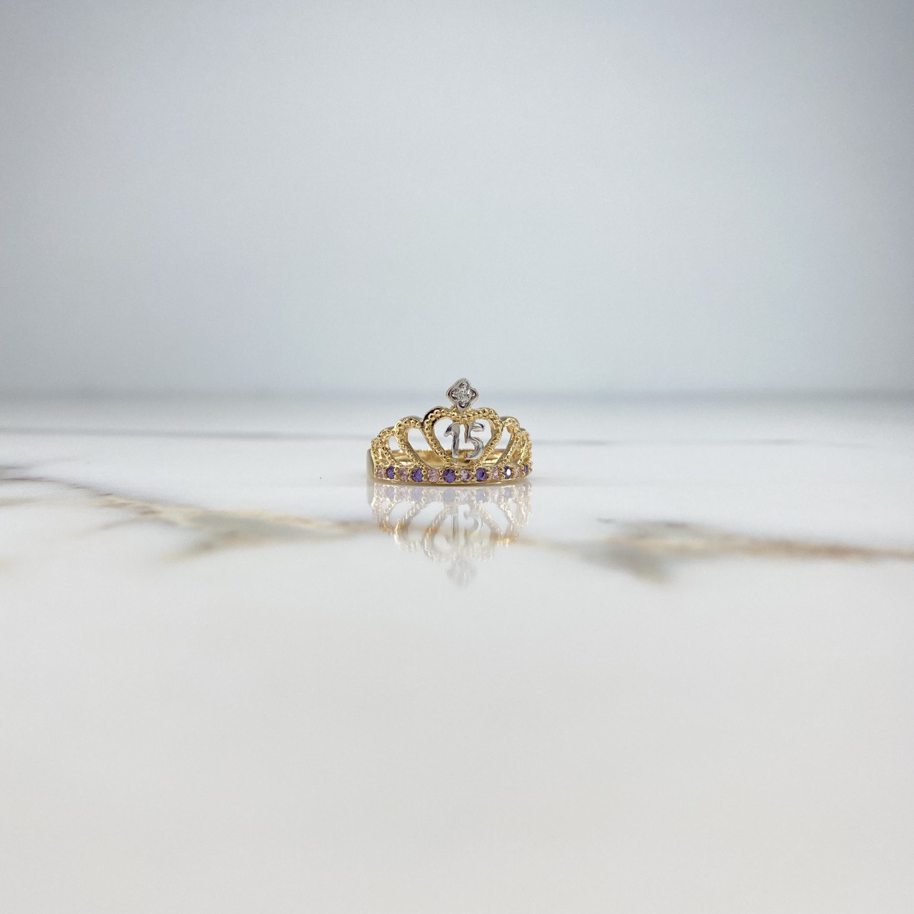 Anillo Corona 15s 3.35gr / T7 / Circones Blancos Morados Rosados Dos Oros Amarillo Blanco &