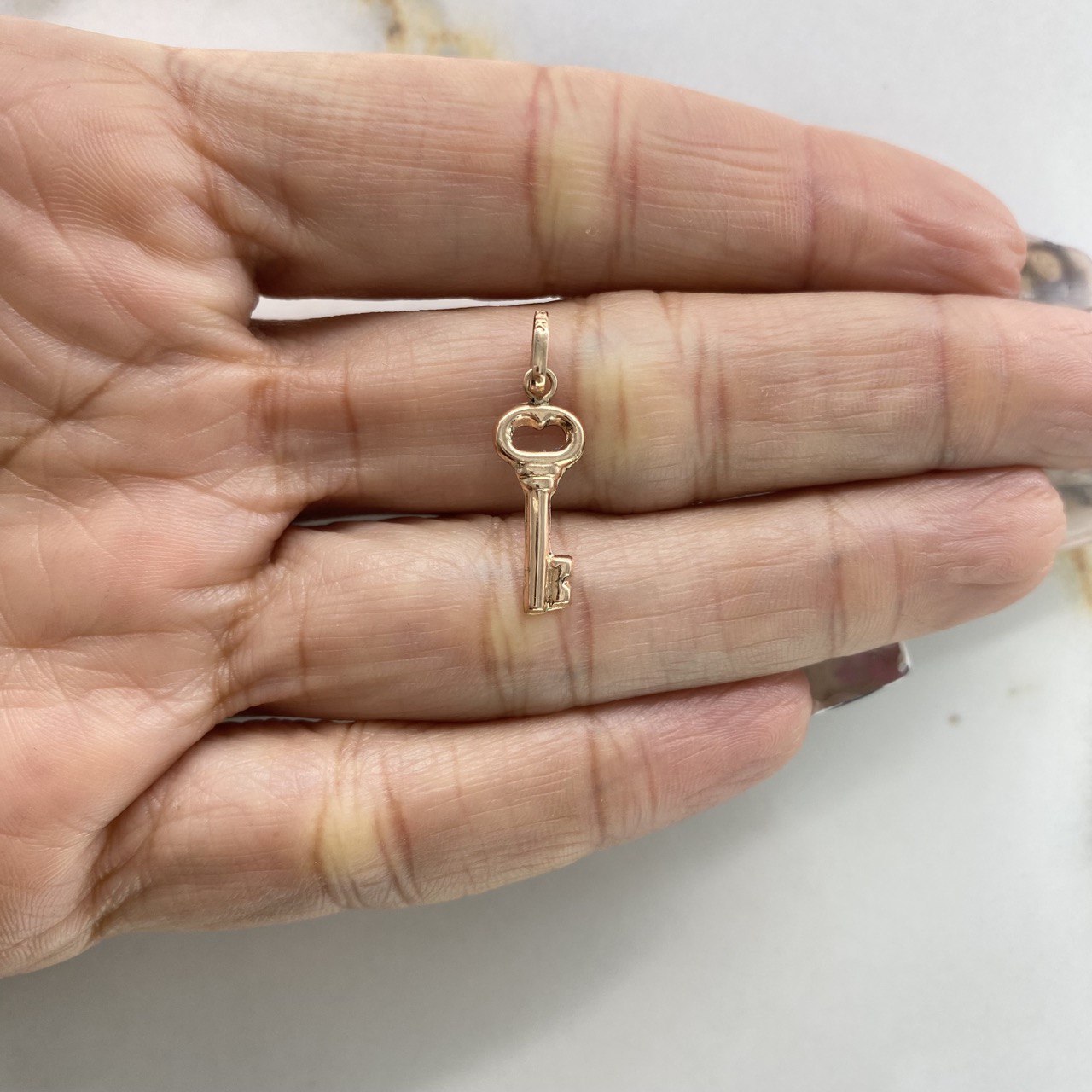 Dije Llave 0.5gr / 2.3cm / Lisa Oro Rosa &