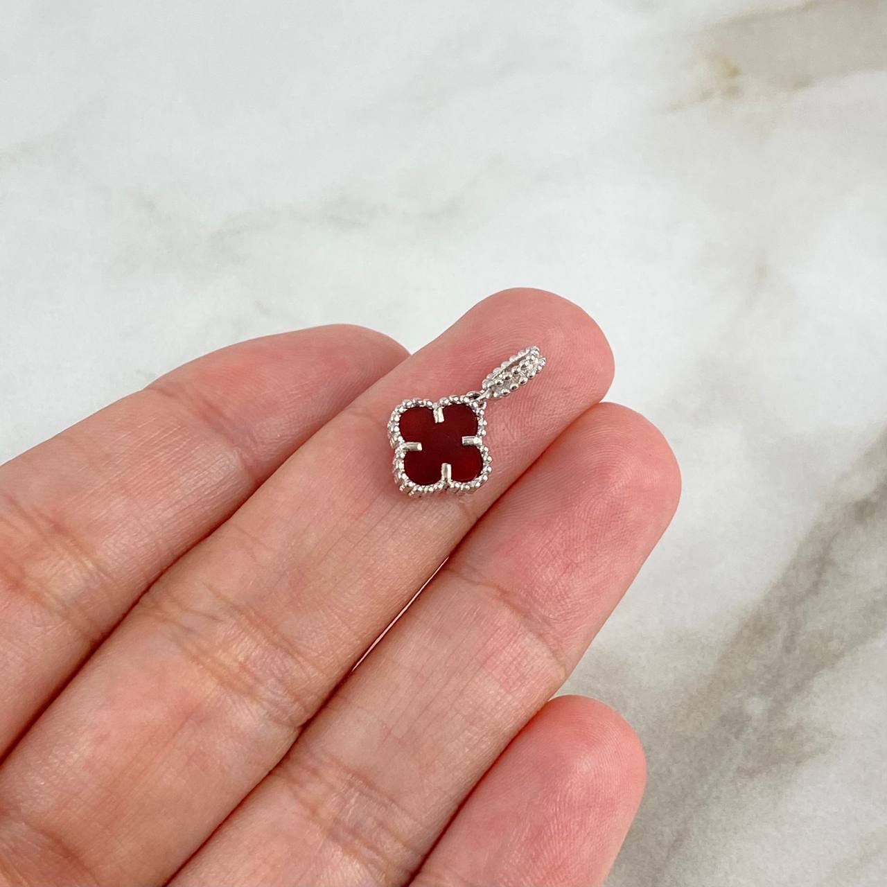 Dije Trebol VCyA 1.05gr / 1.6cm / Agata Roja Oro Blanco +4