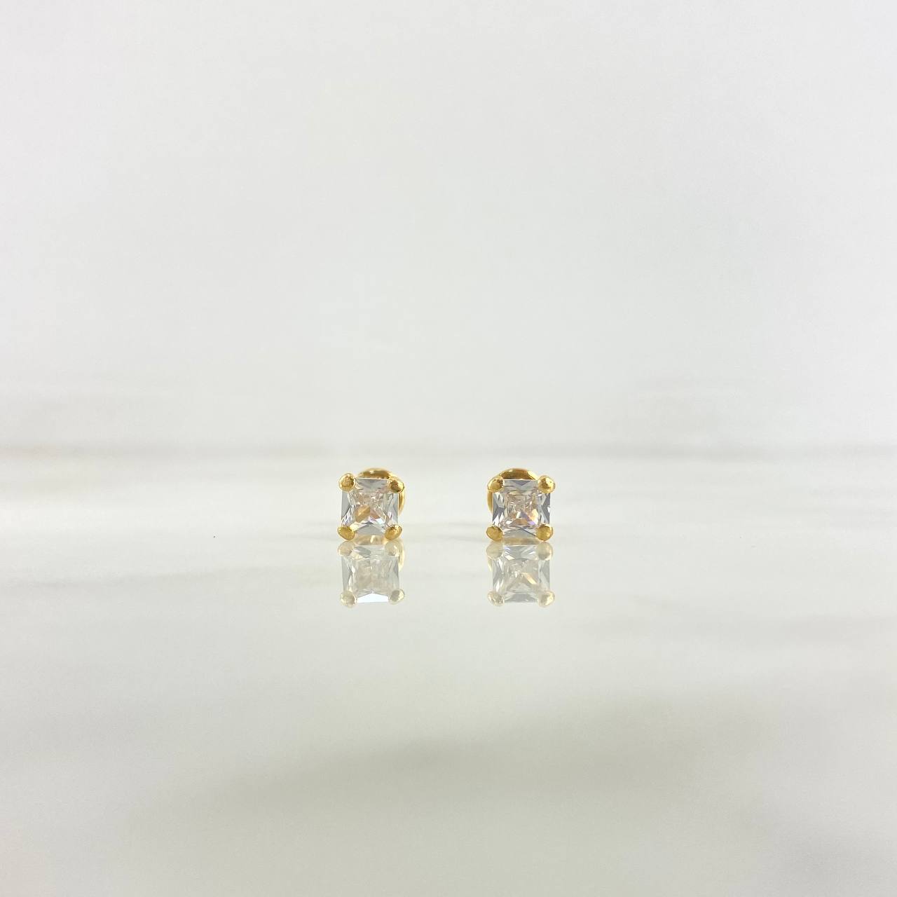 Topos Cuatro Garras Cuadrado 0.9gr / 5mm Circon Blanco Oro Amarillo (Joya)