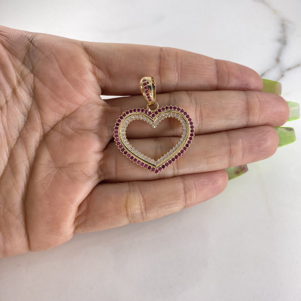 Dije Corazon 6.05gr / 3.5cm / Circones Blancos Fucsias Oro Amarillo $