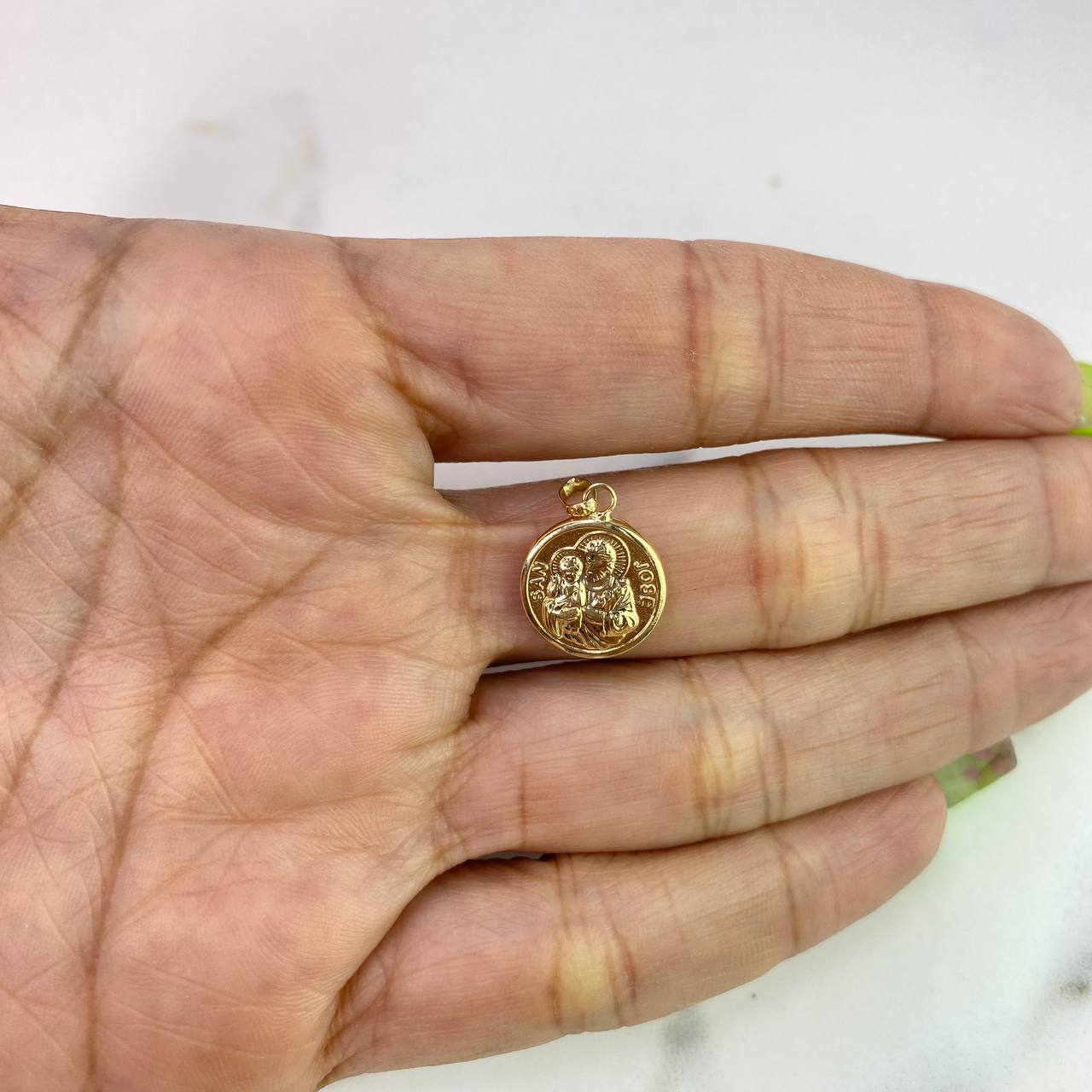Dije San José 0.75gr / 2cm / Troquelado Oro Amarillo $