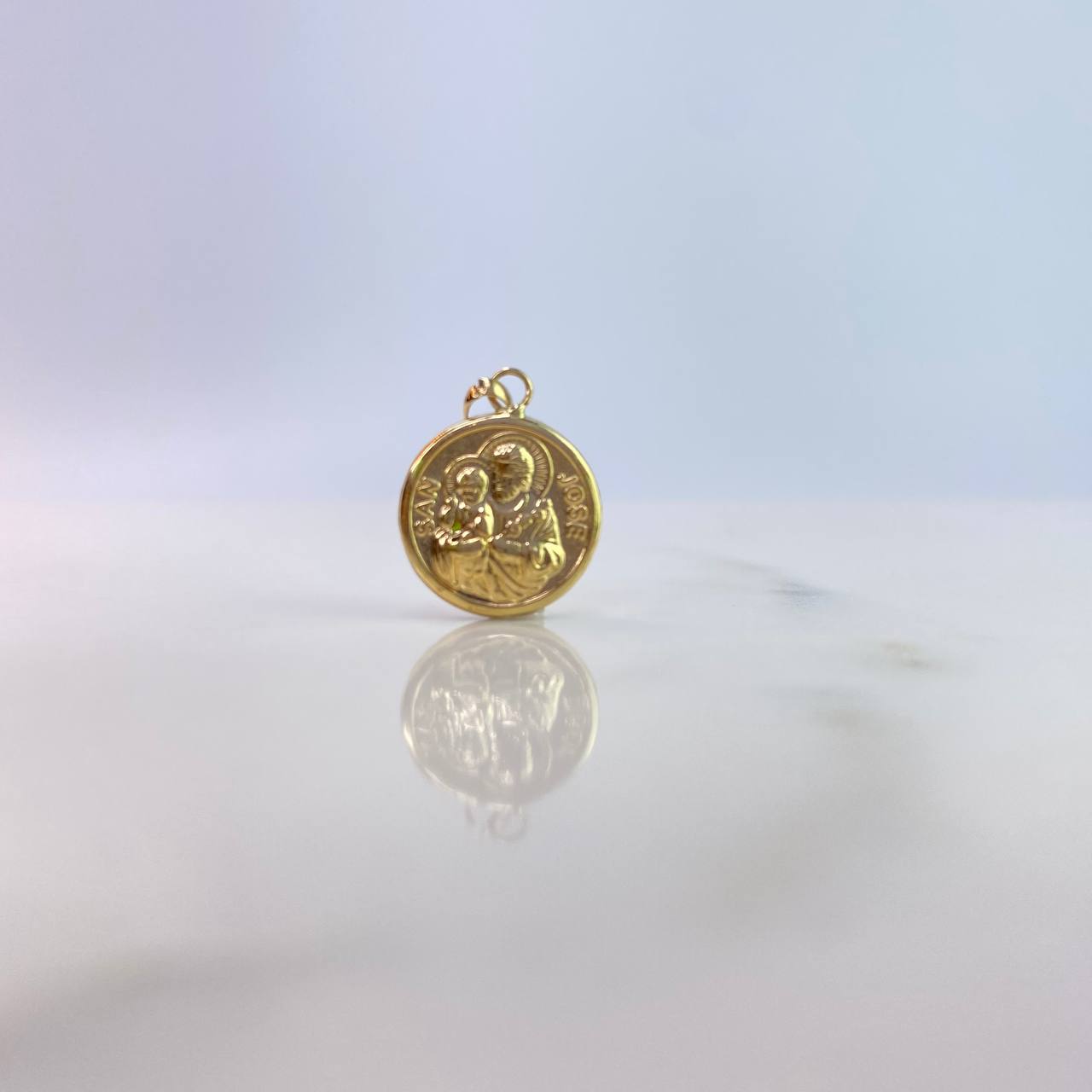 Dije San José 0.75gr / 2cm / Troquelado Oro Amarillo $