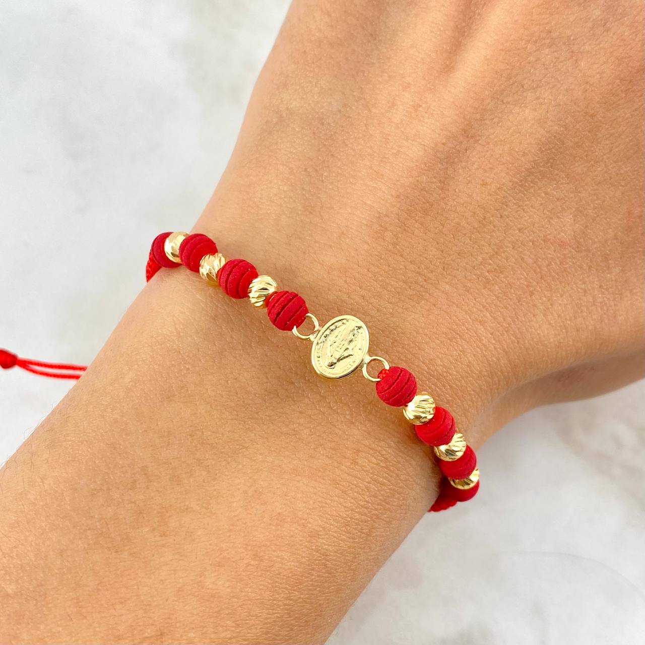Pulsera Roja Virgen Milagrosa Neo Rayada 1.05gr / 4mm Bolas Diamantadas 6 und Oro Amarillo *