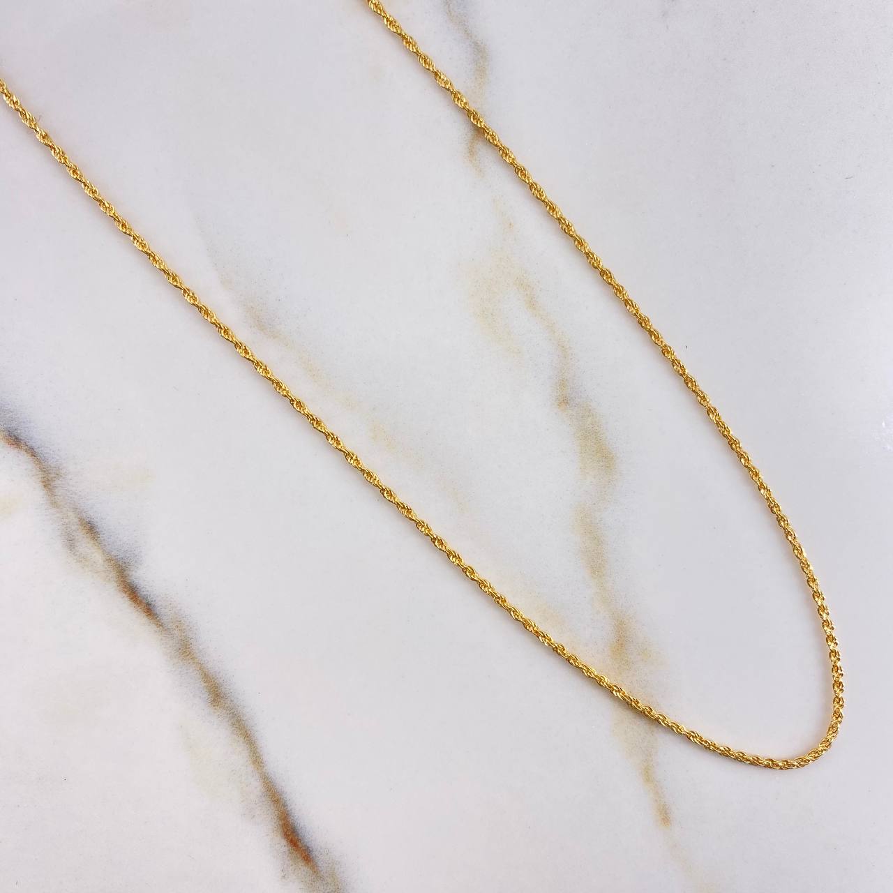 Cadena Lazo 0.95gr / 50cm + Dije Cruz Lisa 0.70gr / 2cm Oro Amarillo (Oferta) $