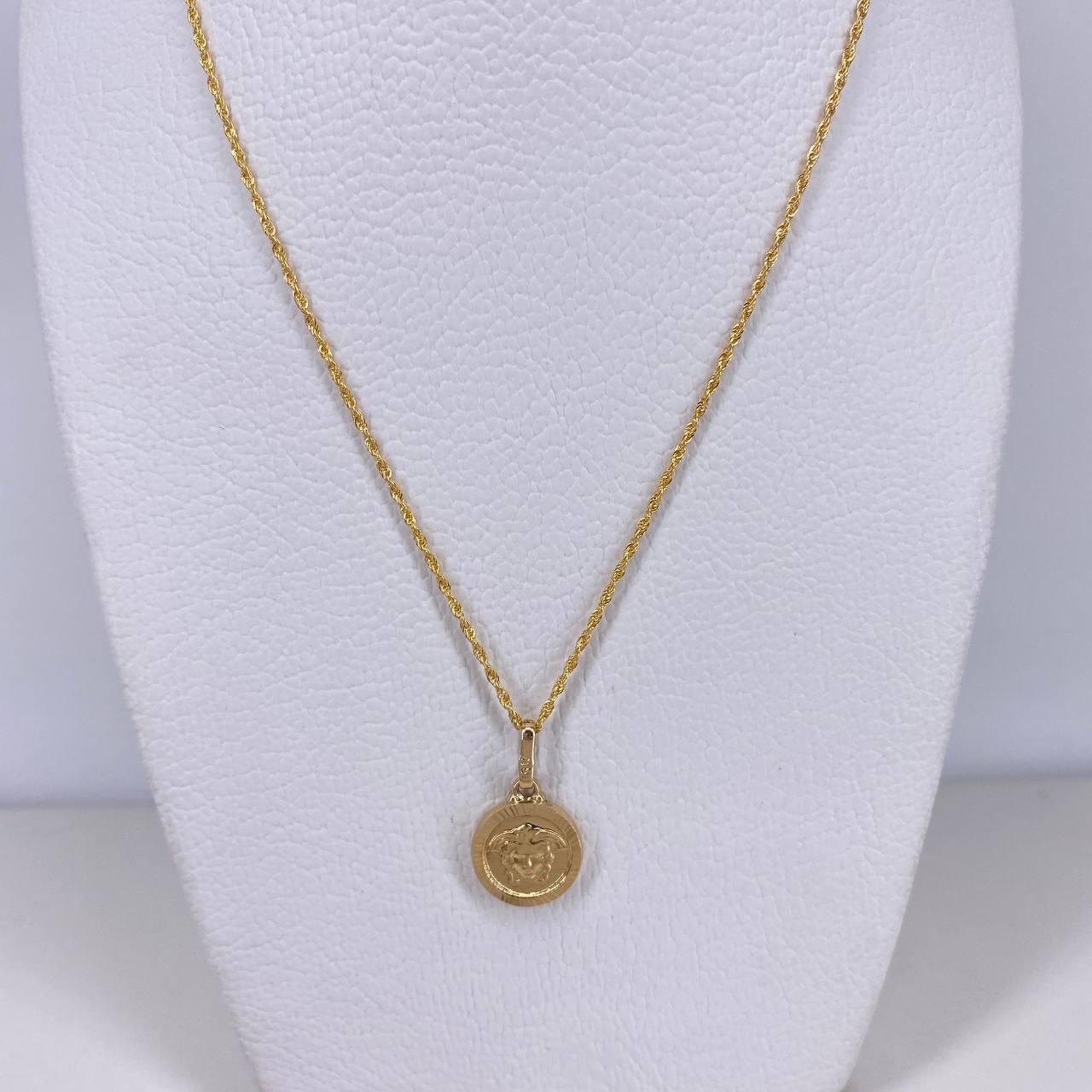 Cadena Lazo 0.90gr / 50cm + Dije Medalla Medusa 0.85gr / 2cm Oro Amarillo (Oferta) $