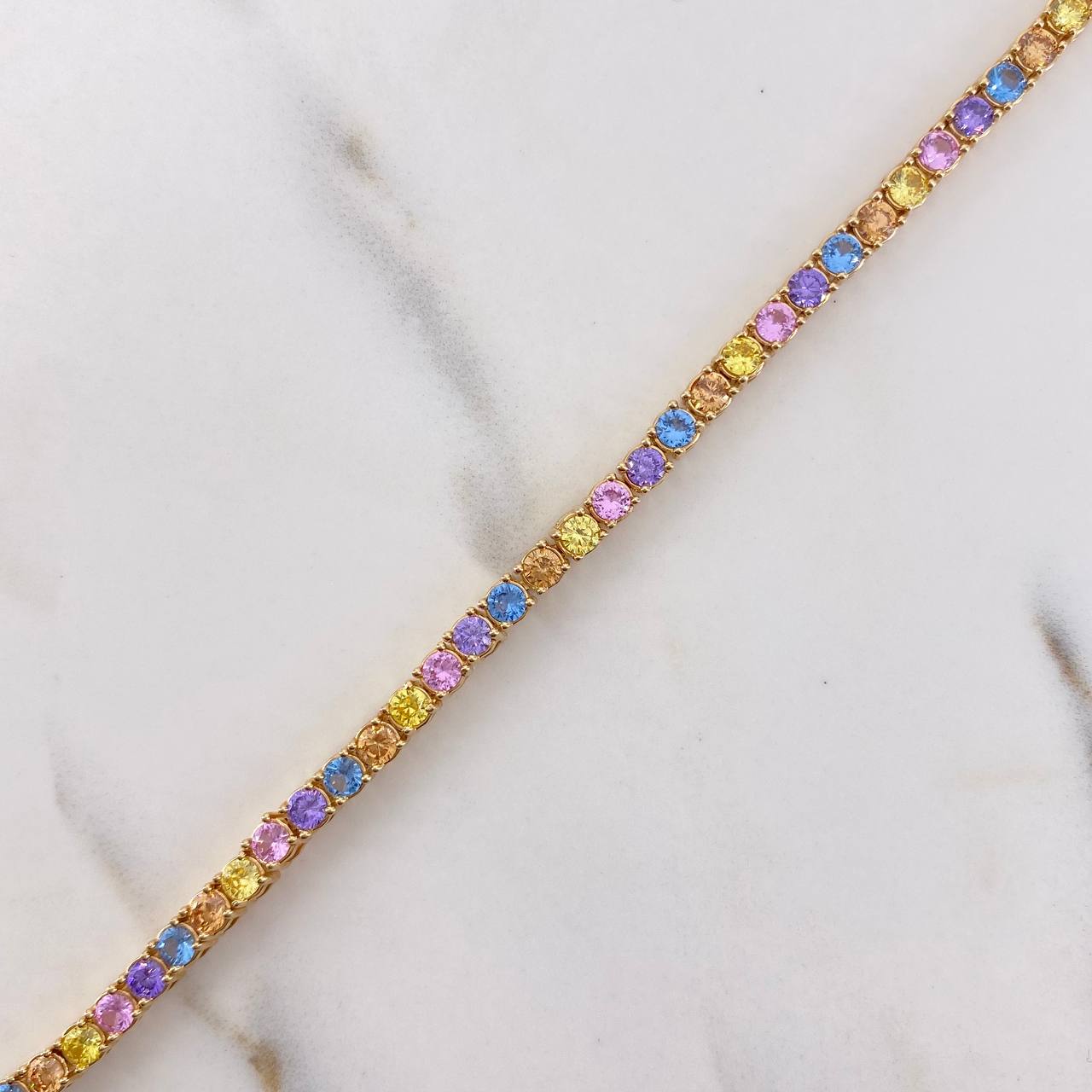 Pulso Tenis 13.1gr / 20.5cm / Circones Colores Oro Amarillo $