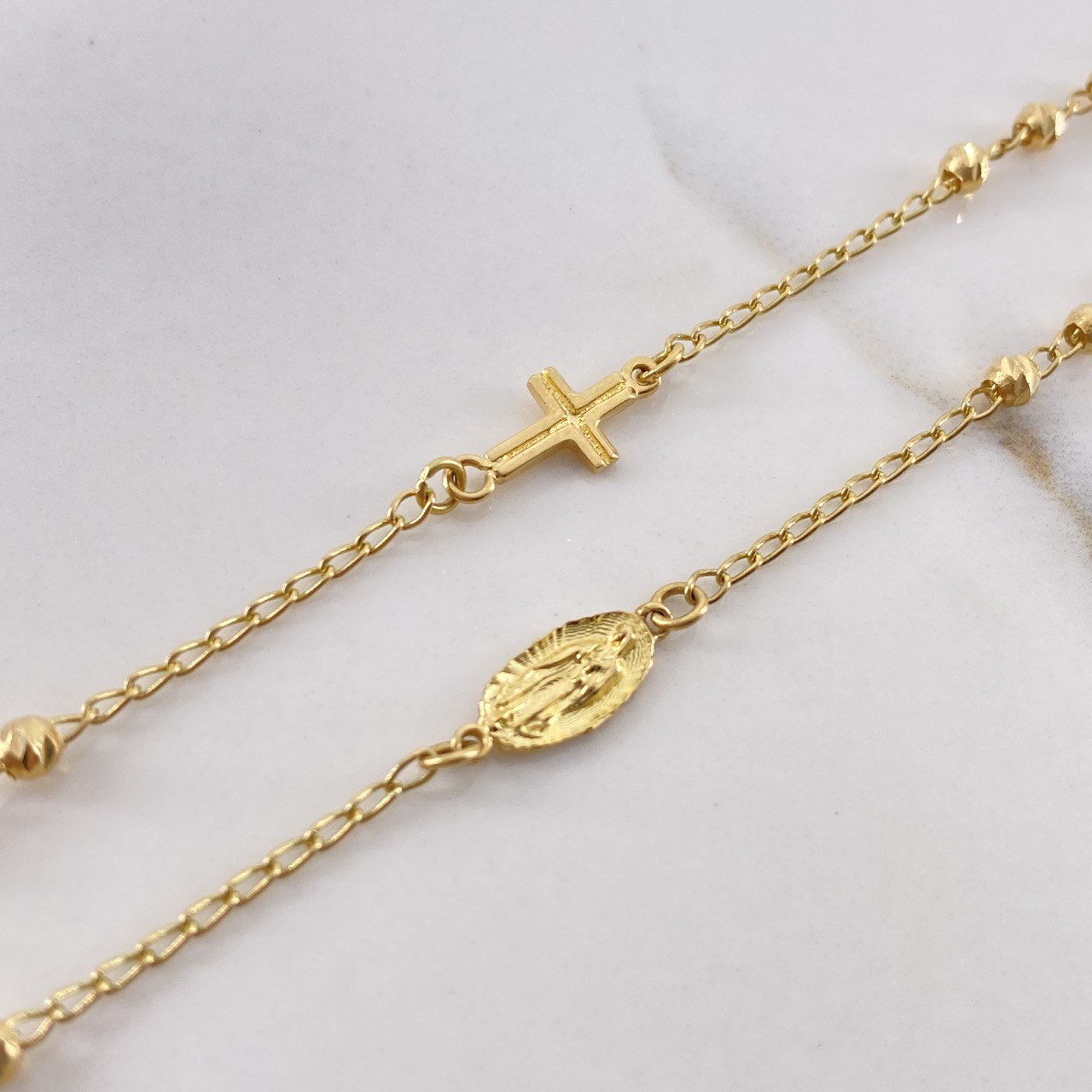Cadena Tipo Denario Virgen de Guadalupe 5.75gr / 45cm / 2.5mm Bolas Diamantadas Oro Amarillo $
