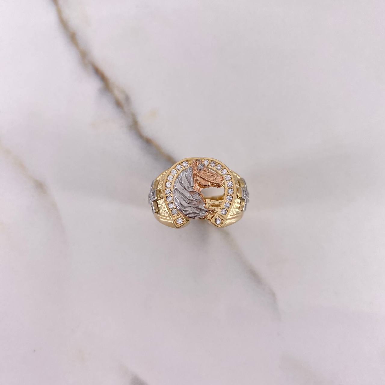 Anillo Herradura Caballo 8.1gr / T8 3/4 / Cruces Circones Blancos Tres Oros $