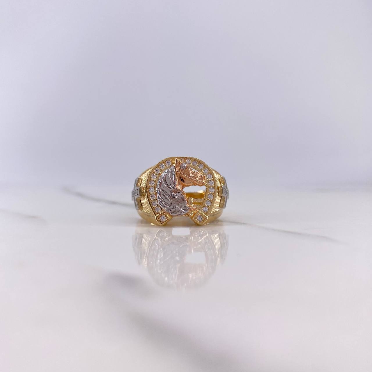 Anillo Herradura Caballo 8.1gr / T8 3/4 / Cruces Circones Blancos Tres Oros $
