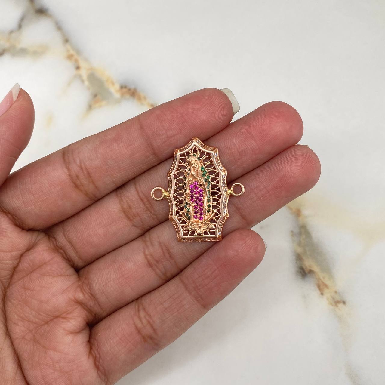 Herraje Virgen de Guadalupe 4.35gr / 2.5cm / Circones Verdes Fucsias Blancos Oro Rosa $