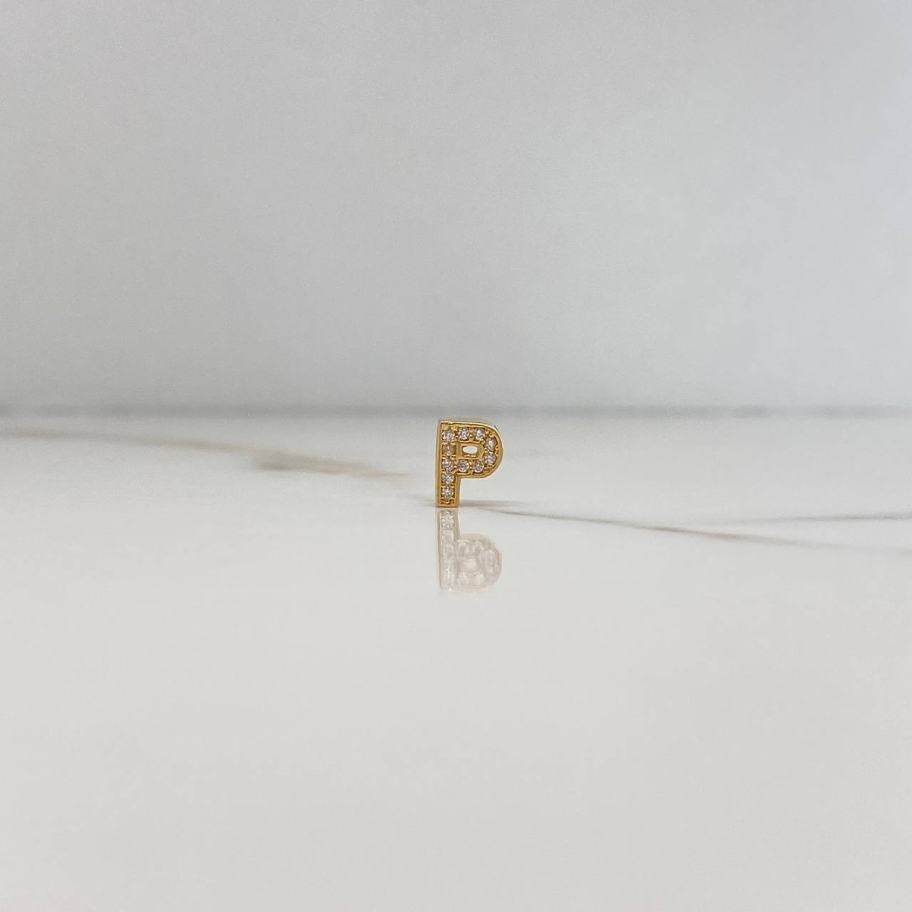 Dije Letra P 0.6gr / 0.7cm / 3D Circones Blancos Oro Amarillo $