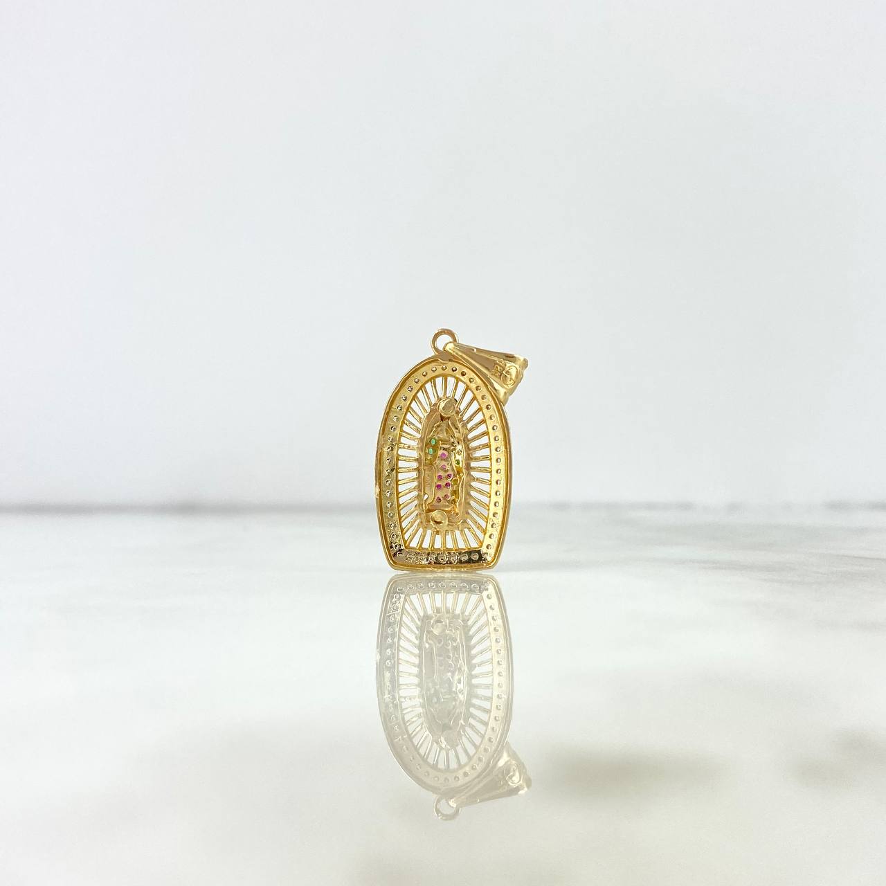 Dije Virgen de Guadalupe 4.05gr / 3.3cm / Circones Fucsias Verdes Blancos Dos Oros Amarillo Blanco *