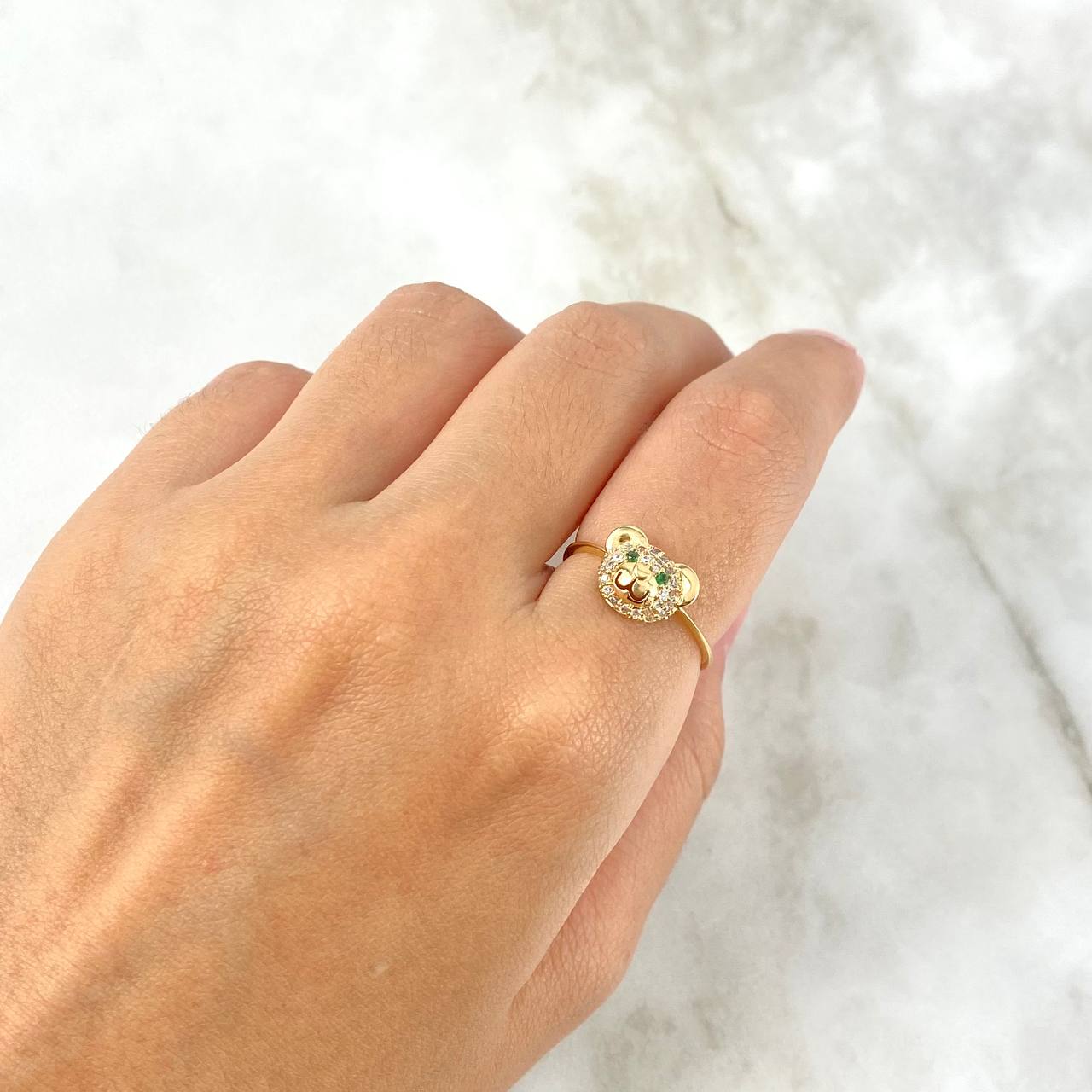 Anillo Oso 1.7gr / T7 1/4 / Circones Blancos Ojos Verdes Oro Amarillo