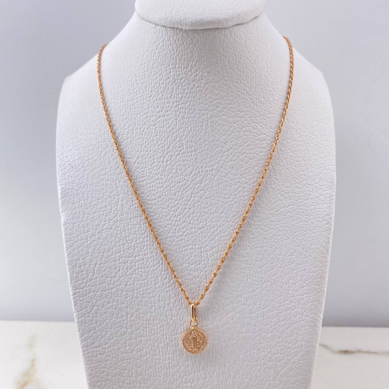Cadena Lazo 1.05gr / 55cm + Dije San Benito Troquelado 0.4gr / 1.6cm / Oro Rosa (Oferta) $