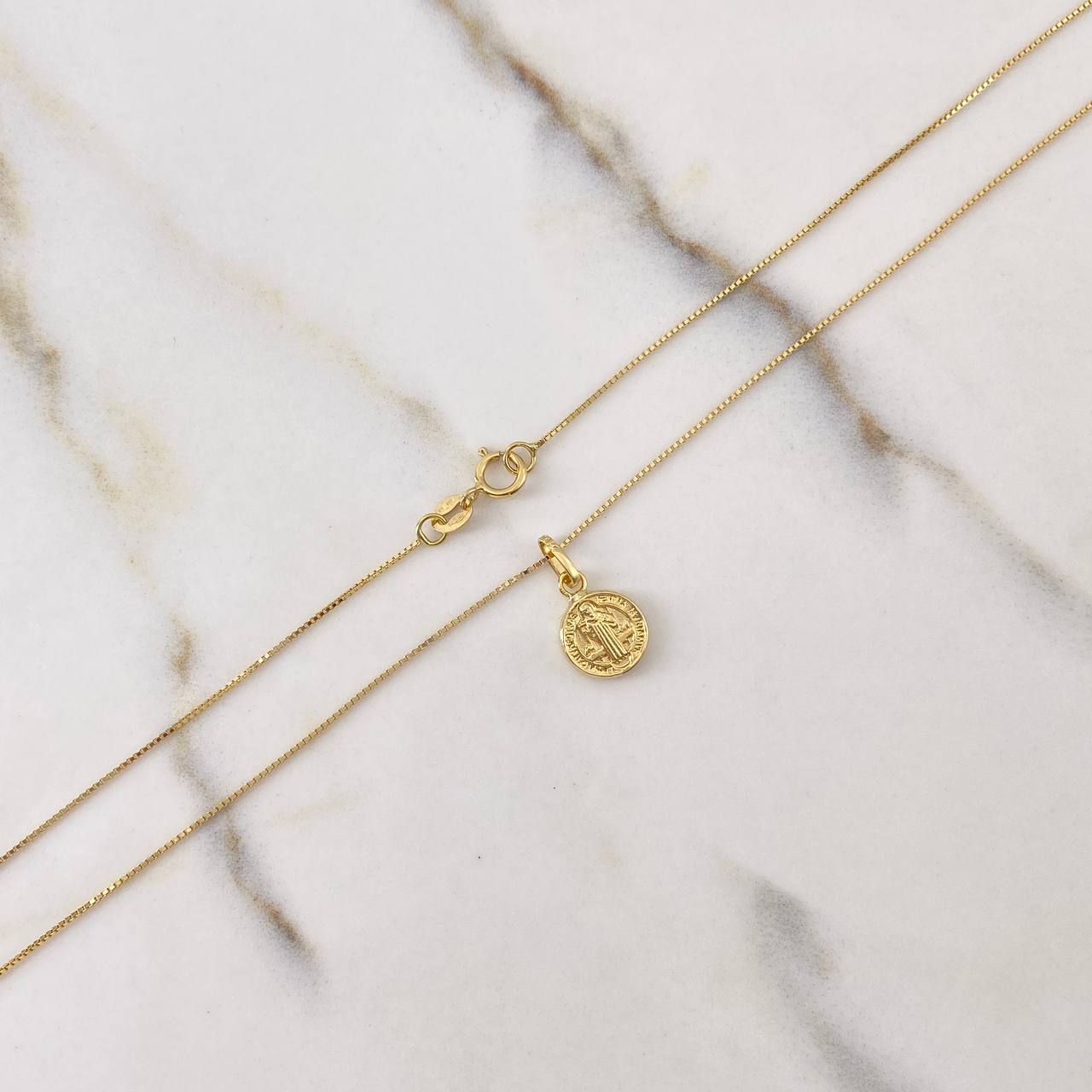 Cadena Veneciana 1.35gr / 50cm + Dije San Benito Troquelado 0.4gr / 1.5cm / Oro Amarillo (Oferta) $