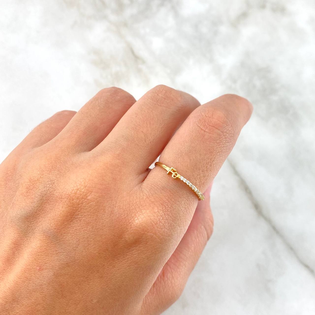 Anillo Fe 0.95gr / T7 1/4 / Circones Blancos Oro Amarillo