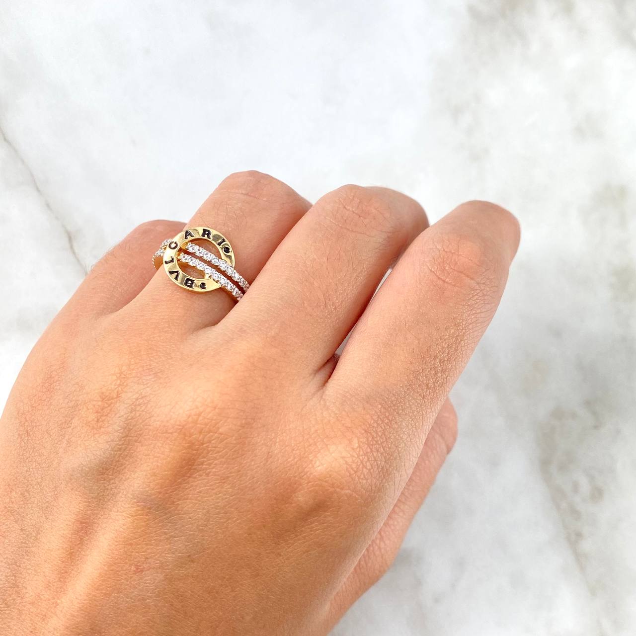 Anillo Aro Rustico 3.5gr / T7 1/2 / Circones Blancos Oro Amarillo