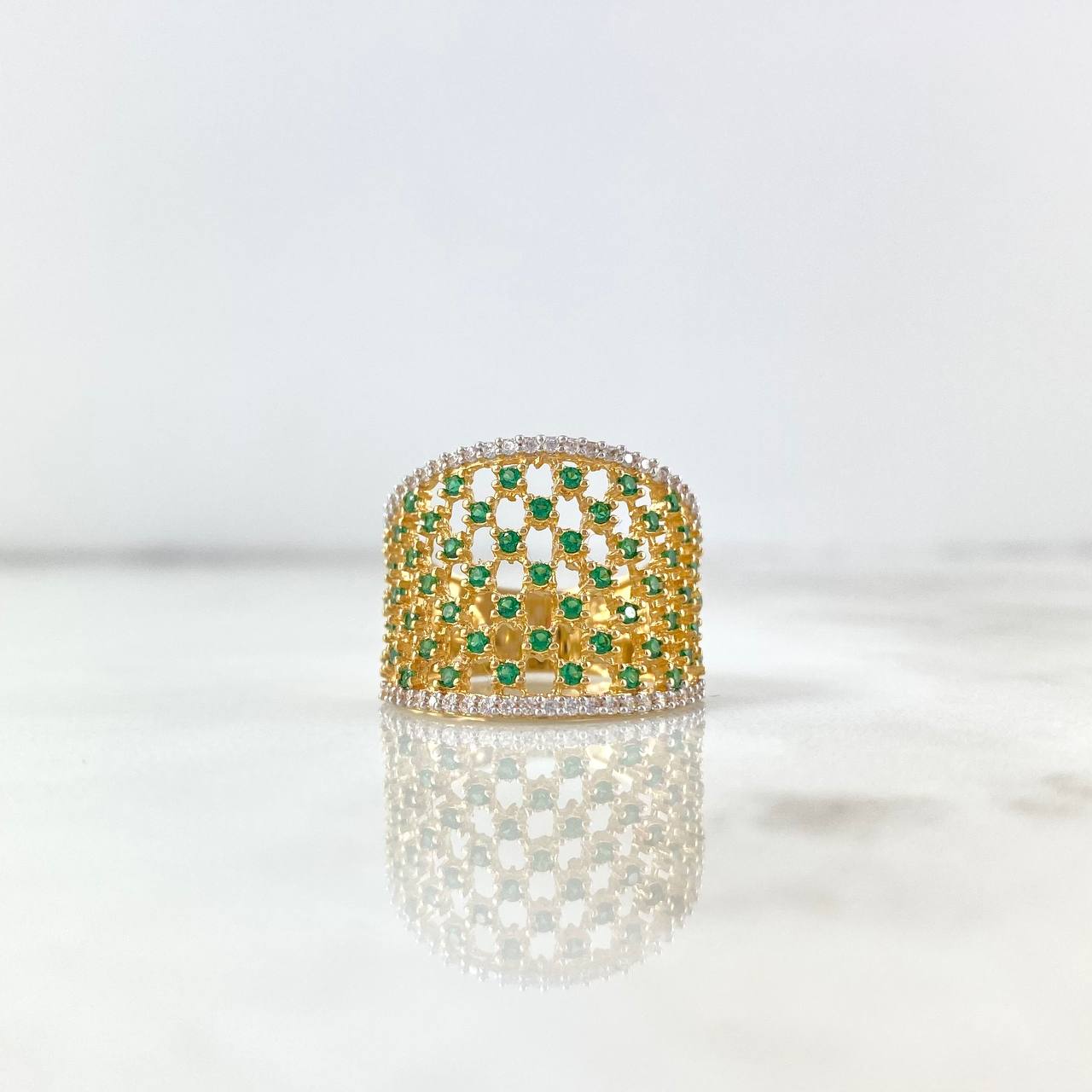 Anillo Enmallado 5.4gr / T67 1/4 / Circones Verdes y Blancos Oro Amarillo