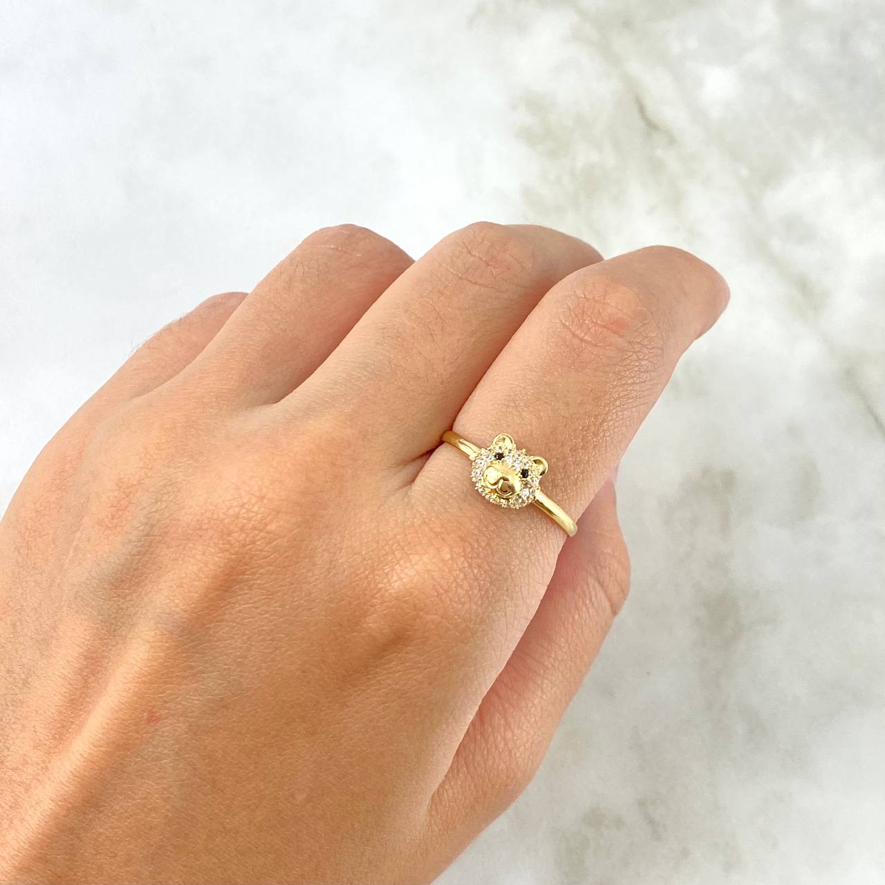 Anillo Oso 1.65gr / T7 3/4 / Circones Blancos Ojos Negros Oro Amarillo