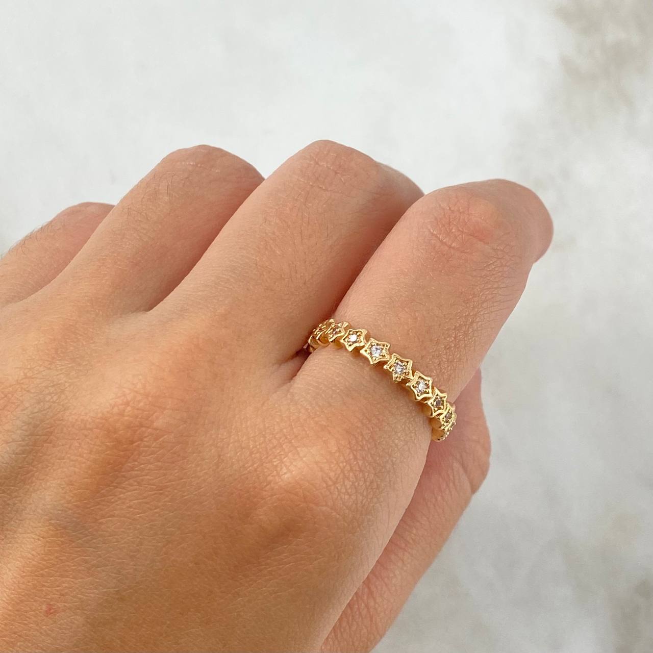 Anillo Estrellas Churumbela 3.75gr / T7 1/4 / Circones Blancos Oro Amarillo