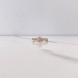 Anillo Solitario Corona 2.6gr / T6 1/2 / Circones Blancos Dos Oros Amarillo Blanco $