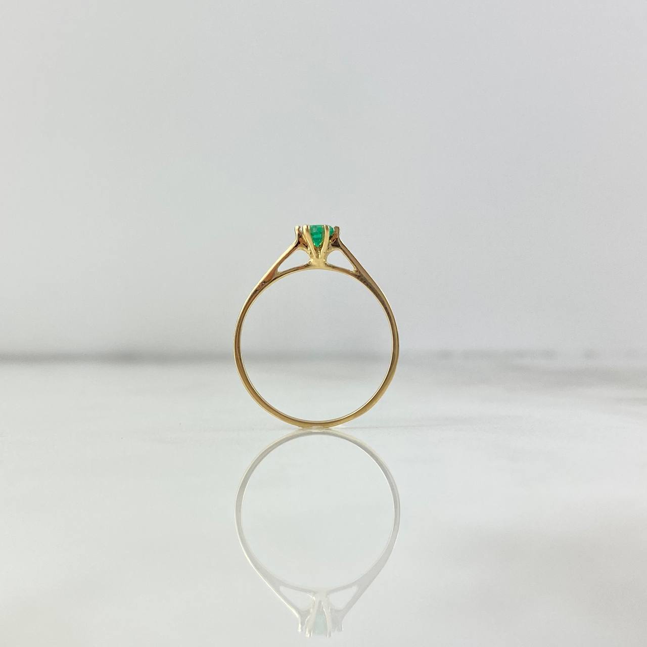 Anillo Solitario 0.95gr / T6 1/4 / Esmeraldas 18pts Oro Amarillo (Joya)