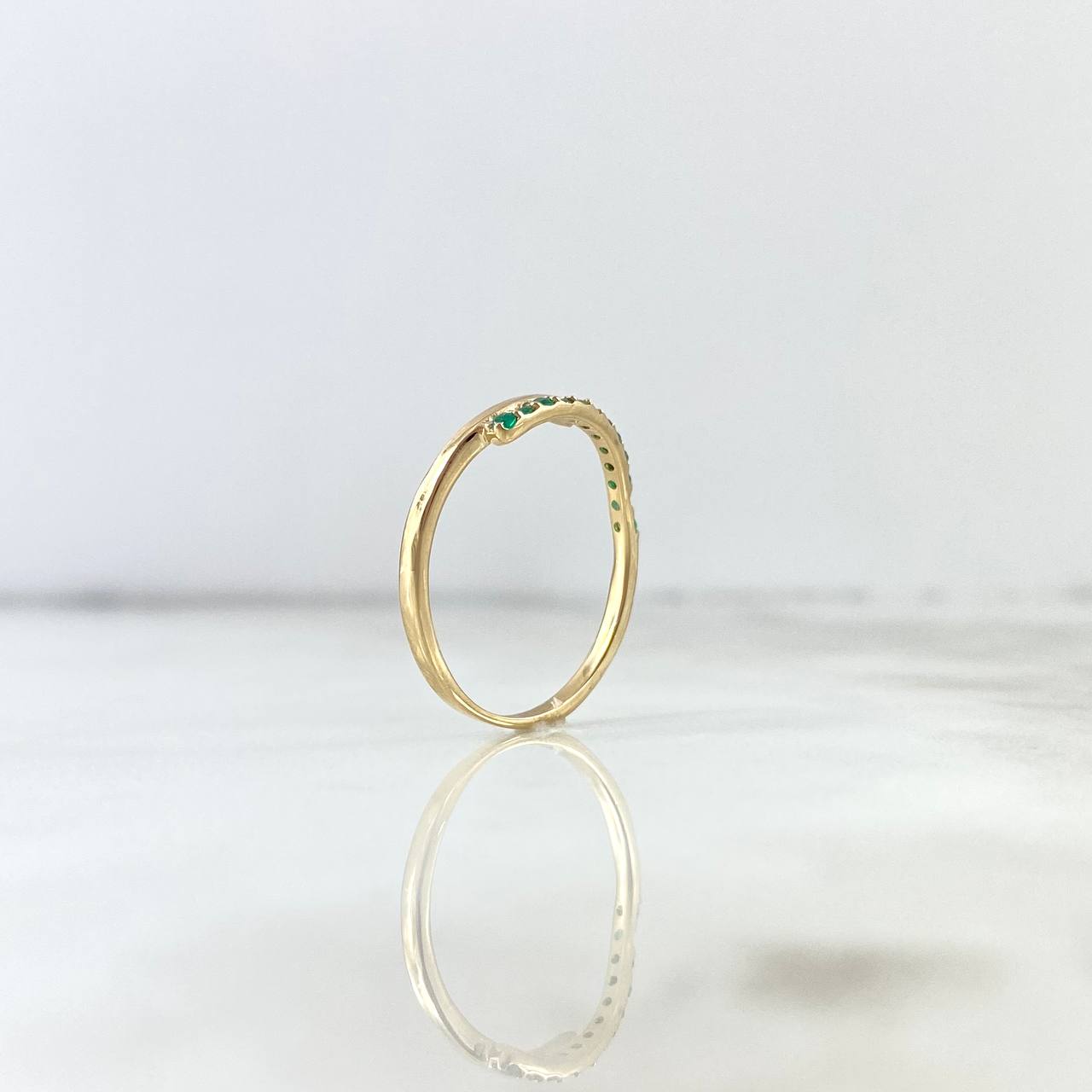 Anillo Linea Doble 1.55gr / T7 1/2 / Esmeraldas 24pts Oro Amarillo (Joya) *