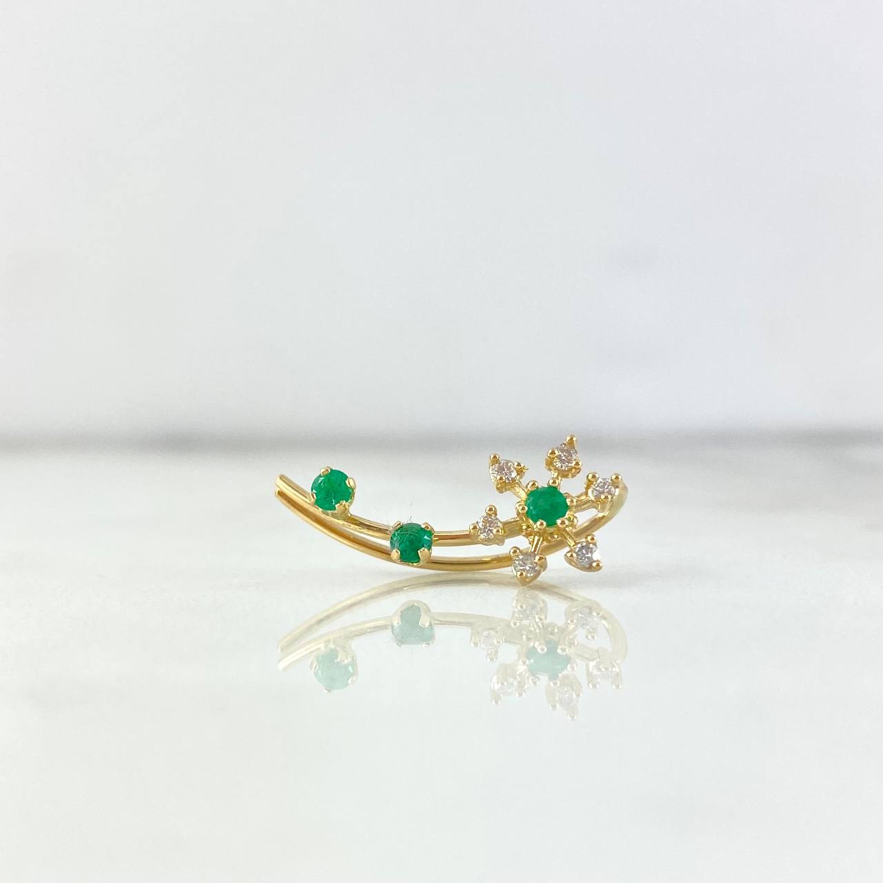 Piercing Earcuff Simulador 1.15gr / 2.2cm / Copo Nieve Esmeraldas 20 Pts Diamantes Blancos 12 Pts Oro Amarillo (Joya) *