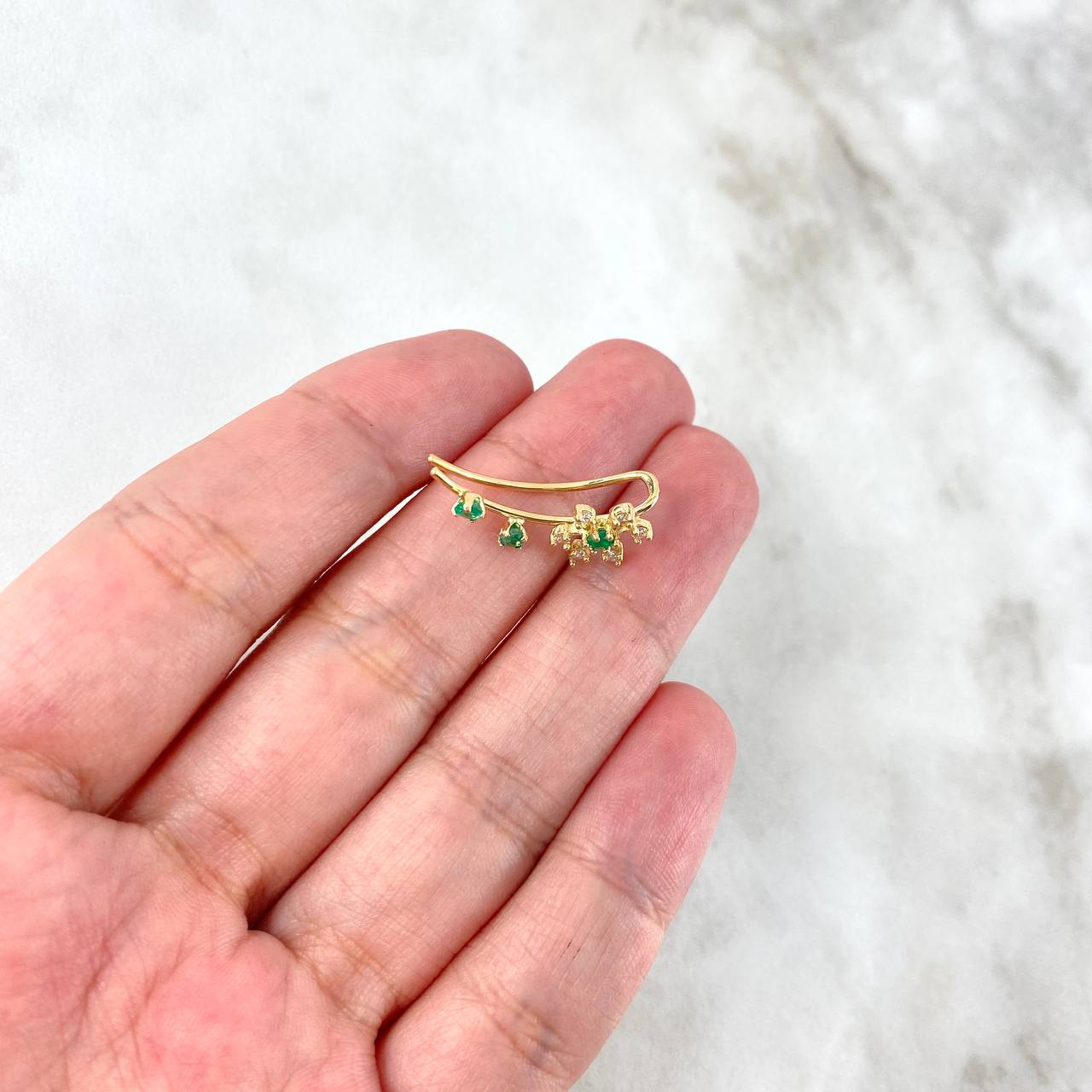 Piercing Earcuff Simulador 1.15gr / 2.2cm / Copo Nieve Esmeraldas 20 Pts Diamantes Blancos 12 Pts Oro Amarillo (Joya) *