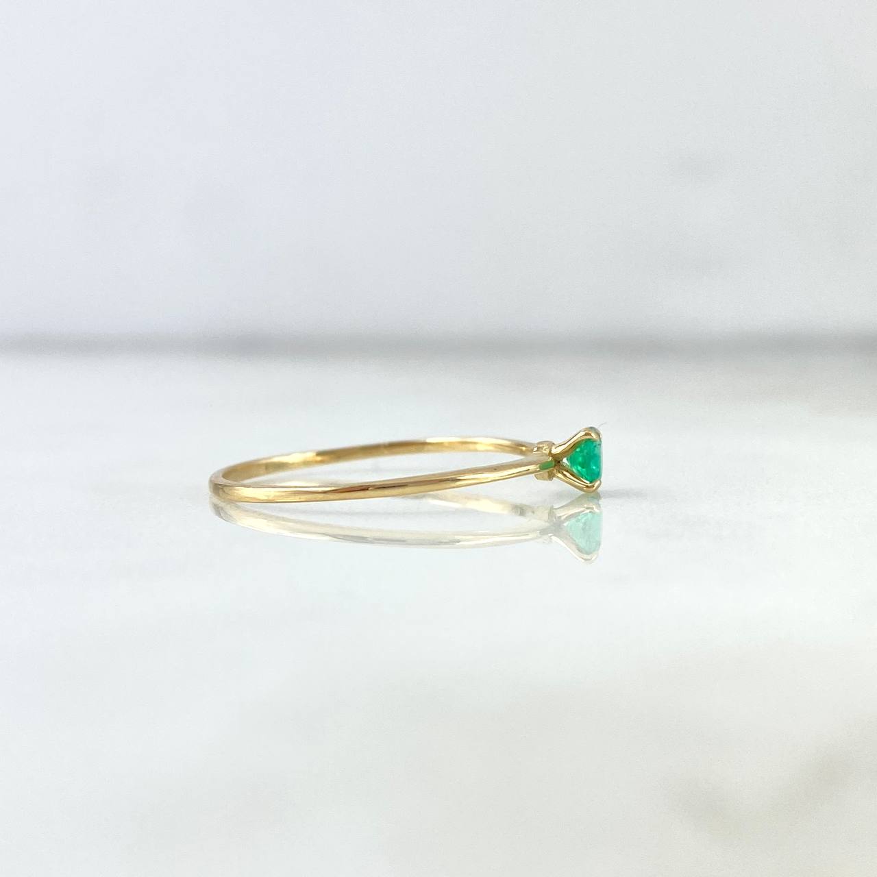 Anillo Solitario 0.95gr / T8 / Esmeralda 20 Puntos Oro Amarillo (Joya)