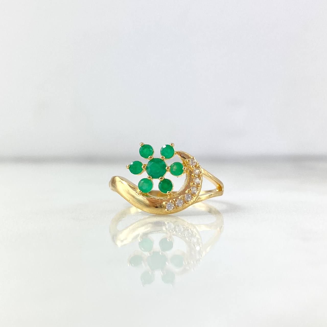 Anillo Flor Luna 3.05gr / T8 1/2 / Esmeraldas 55pts Circones Blancos Oro Amarillo (Joya)