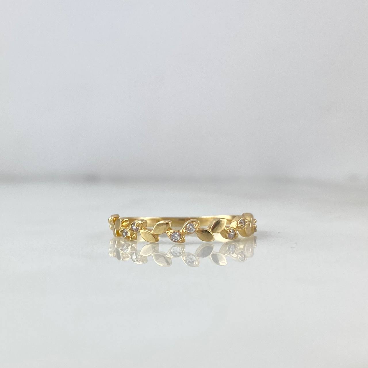 Anillo Laurel 1.35gr / T6 1/2 / Circones Blancos Oro Amarillo