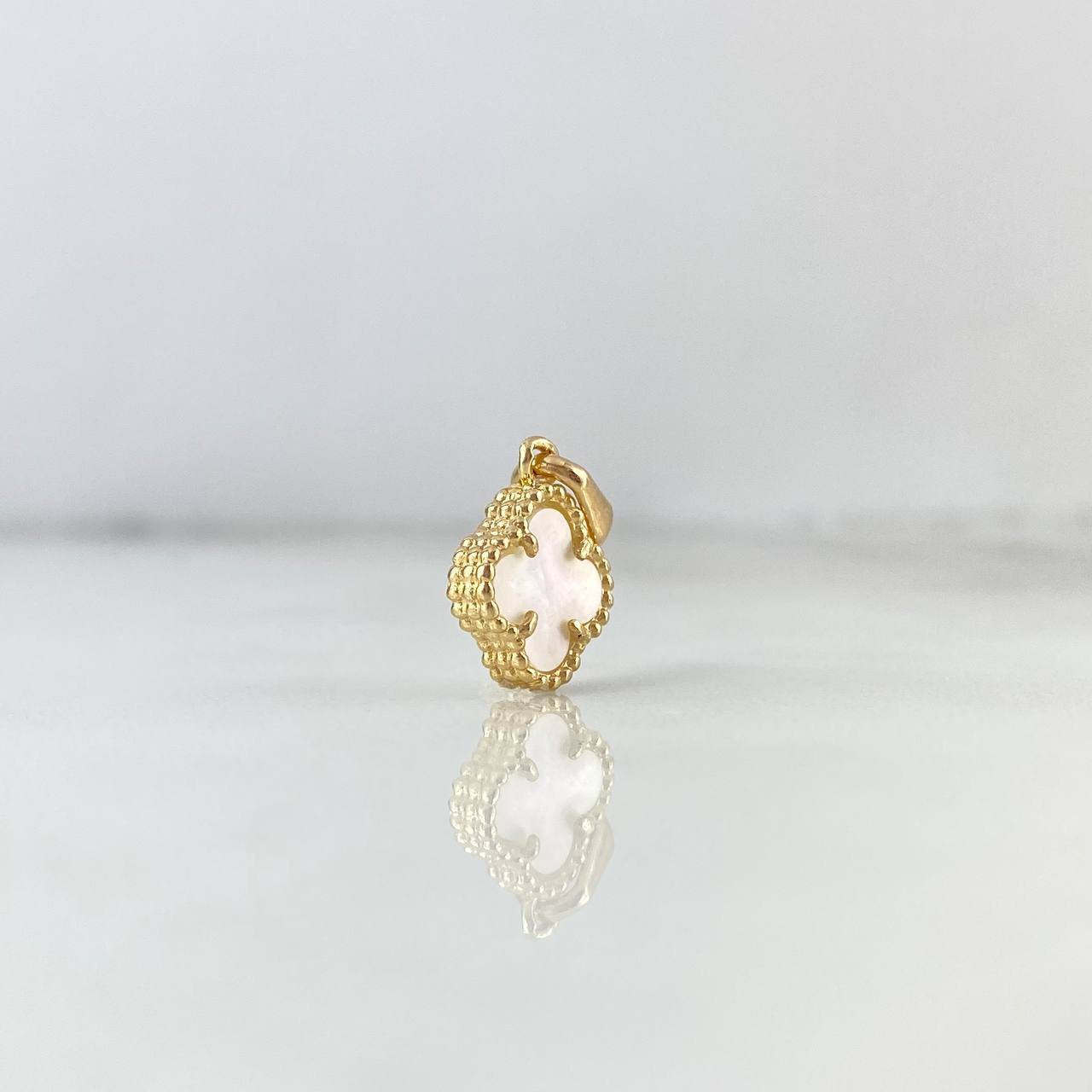 Dije Trébol VCyA 1.35gr / 1.8cm / Blanco Nacar Oro Amarillo +4 ©