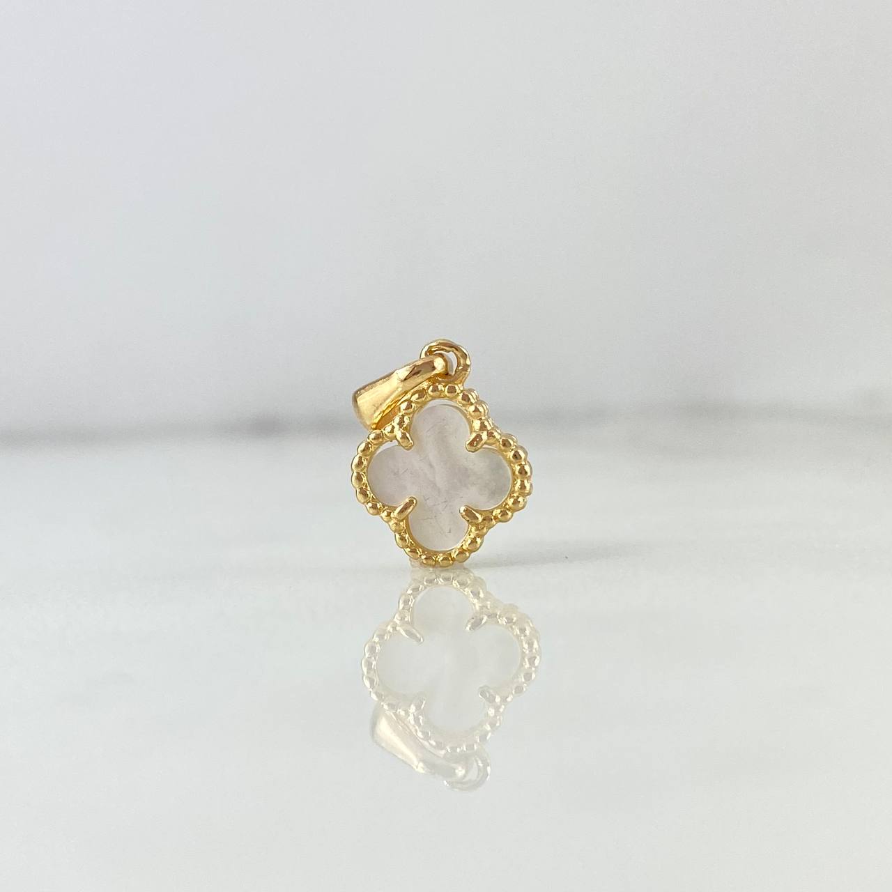 Dije Trébol VCyA 1.35gr / 1.8cm / Blanco Nacar Oro Amarillo +4 ©
