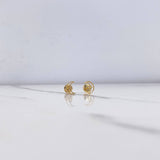 Topos Silueta Luna Estrella 0.6gr / Oro Amarillo $