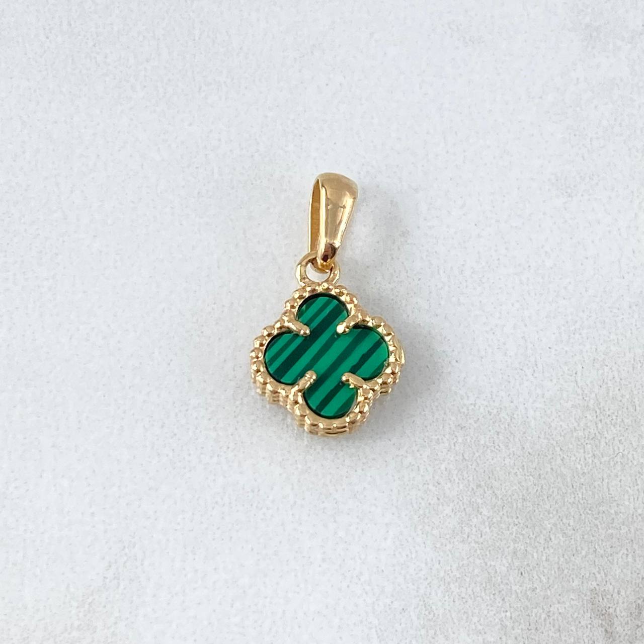 Dije Trebol VCyA 1,4gr / 1,8cm / Malaquita Verde Oro Amarillo +4 ©