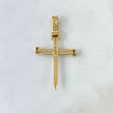 Dije Cruz Clavo 4.1gr / 4.7cm / Circones Blancos Oro Amarillo